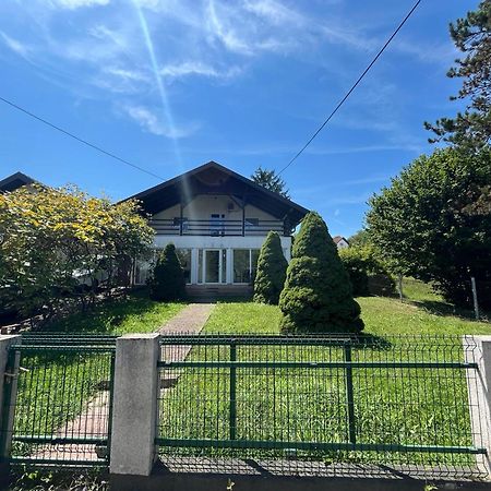 Kuca Za Odmor Pozeg Villa Stubicke Toplice Exterior photo
